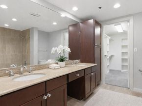 4122  Avondale Avenue  204, Dallas Texas 75219