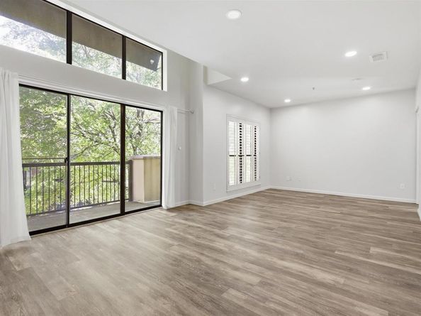 4122  Avondale Avenue  204, Dallas Texas 75219