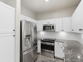 4122  Avondale Avenue  204, Dallas Texas 75219