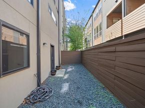 1906  Euclid Avenue  C, Dallas Texas 75206