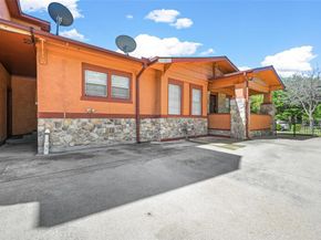 902 S Montclair  , Dallas Texas 75208