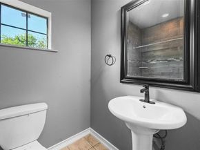 902 S Montclair  , Dallas Texas 75208