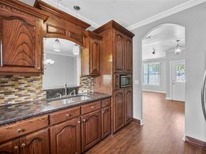 902 S Montclair  , Dallas Texas 75208