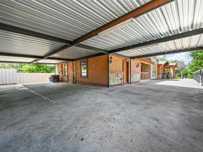 902 S Montclair  , Dallas Texas 75208