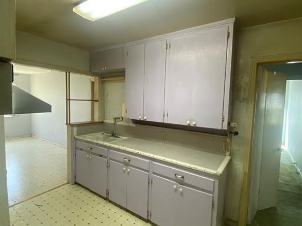 3230 S Llewellyn Avenue , Dallas Texas 75224