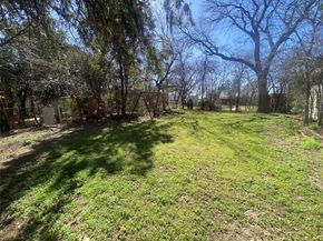 3230 S Llewellyn Avenue , Dallas Texas 75224