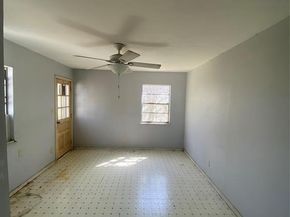 3230 S Llewellyn Avenue , Dallas Texas 75224