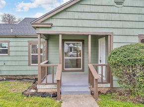 812 E Robert Street , Fort Worth Texas 76104
