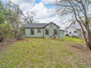 812 E Robert Street , Fort Worth Texas 76104