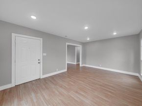 812 E Robert Street , Fort Worth Texas 76104