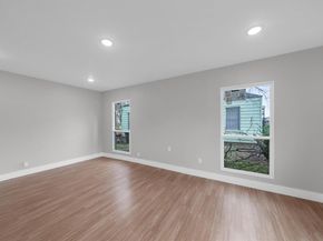 812 E Robert Street , Fort Worth Texas 76104