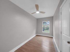 812 E Robert Street , Fort Worth Texas 76104