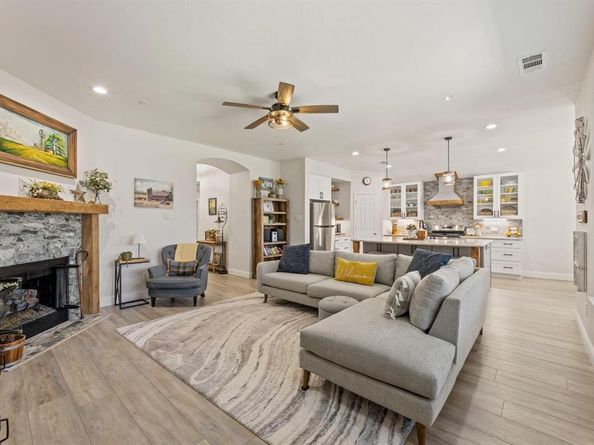525  Smokebrush Street , Celina Texas 75009