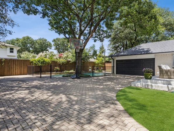6222 E University Boulevard , Dallas Texas 75214