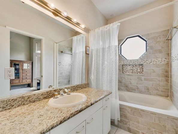 3235  Cole Avenue  55, Dallas Texas 75204