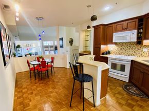 3235  Cole Avenue  55, Dallas Texas 75204