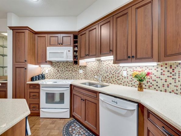3235  Cole Avenue  55, Dallas Texas 75204