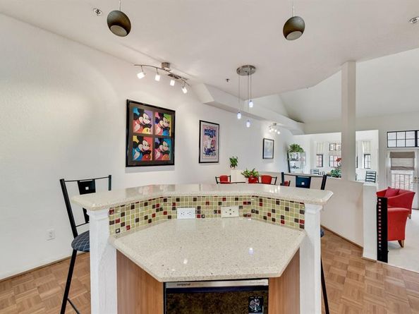 3235  Cole Avenue  55, Dallas Texas 75204
