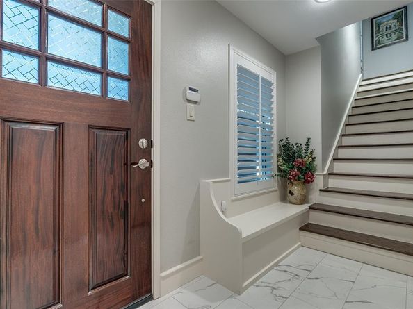 2111  Albany Street , Dallas Texas 75201