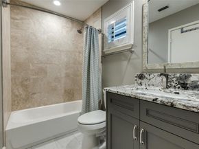 2111  Albany Street , Dallas Texas 75201