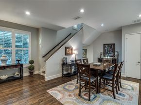 2111  Albany Street , Dallas Texas 75201