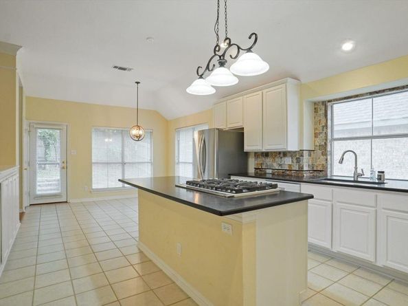 2204  Woods Edge Court , Corinth Texas 76210