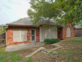 2204  Woods Edge Court , Corinth Texas 76210