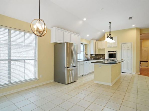 2204  Woods Edge Court , Corinth Texas 76210