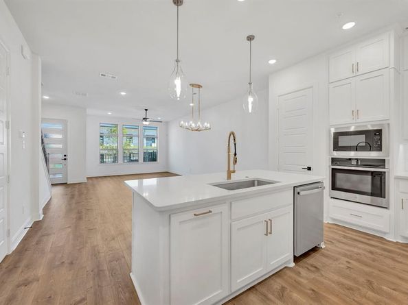 4843  Fuller Court  1204, Irving Texas 75038