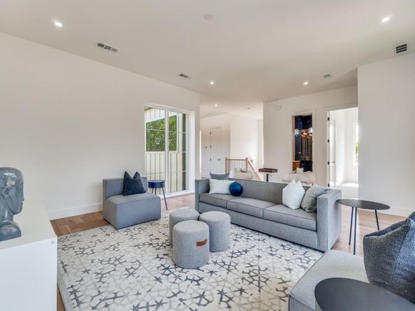 2410 N Prairie Avenue , Dallas Texas 75204