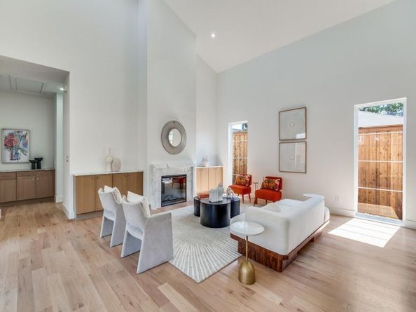 2410 N Prairie Avenue , Dallas Texas 75204