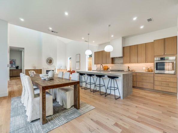 2410 N Prairie Avenue , Dallas Texas 75204