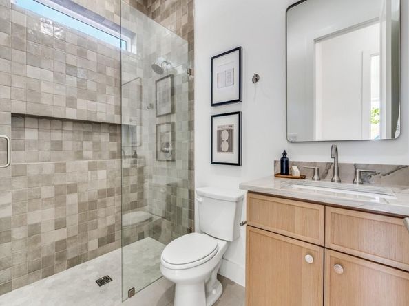 2410 N Prairie Avenue , Dallas Texas 75204