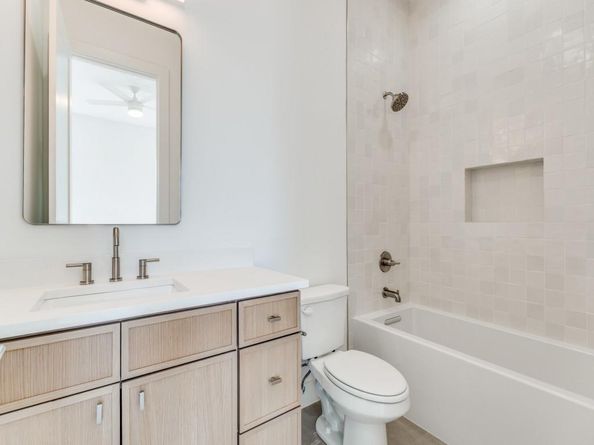2410 N Prairie Avenue , Dallas Texas 75204