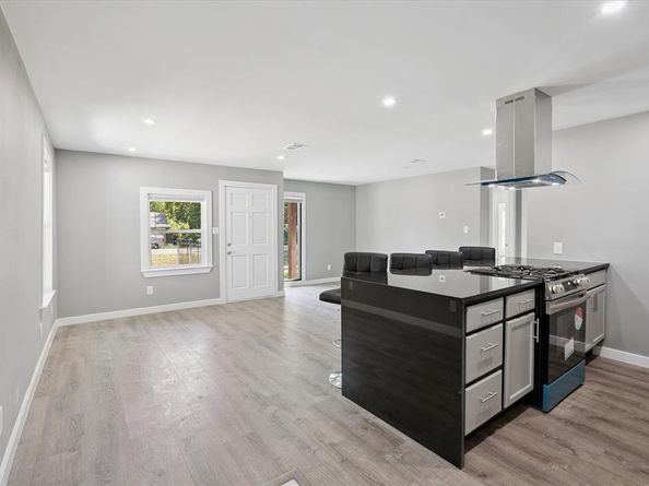 621 N Elm Street , Lancaster Texas 75146