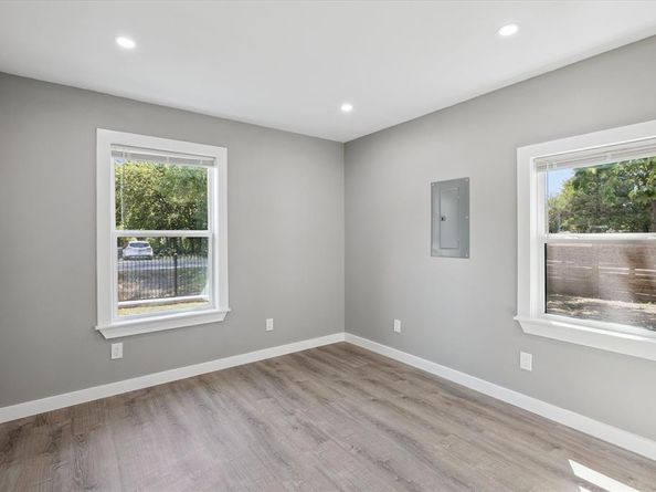 621 N Elm Street , Lancaster Texas 75146