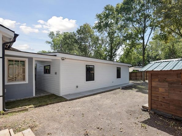 621 N Elm Street , Lancaster Texas 75146