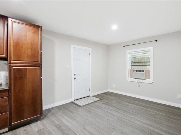 621 N Elm Street , Lancaster Texas 75146