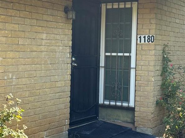 4618  Country Creek Drive  1180, Dallas Texas 75236