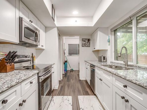2909  Clover Valley Drive , Garland Texas 75043