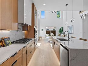 1706  Homeland Street , Dallas Texas 75212