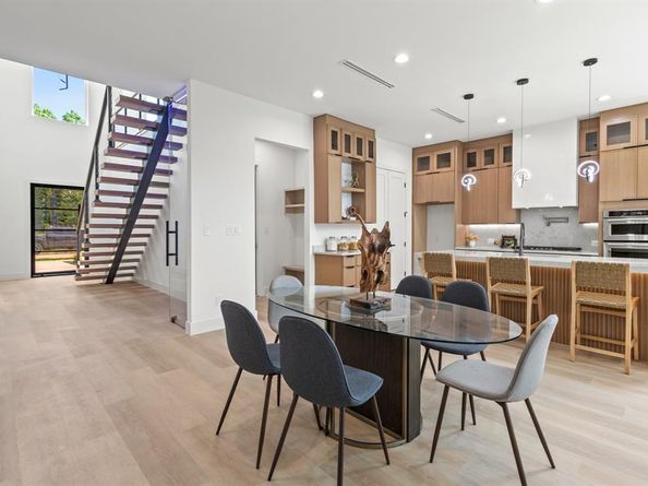 1706  Homeland Street , Dallas Texas 75212