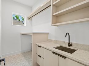 1706  Homeland Street , Dallas Texas 75212