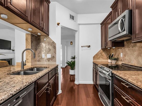 3105  San Jacinto Street  212, Dallas Texas 75204