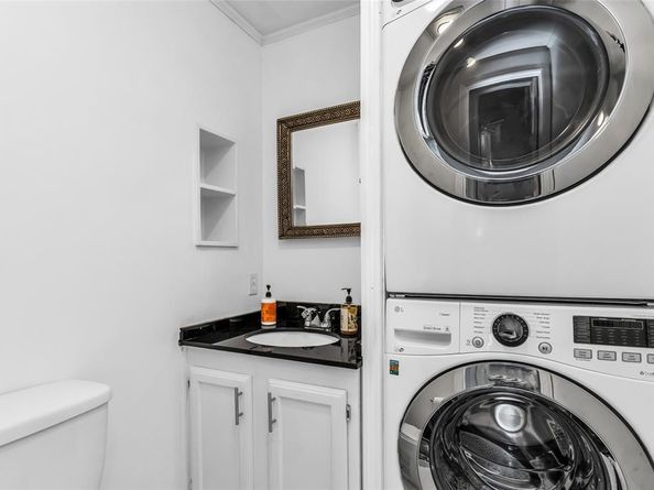 3105  San Jacinto Street  212, Dallas Texas 75204