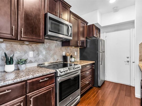 3105  San Jacinto Street  212, Dallas Texas 75204