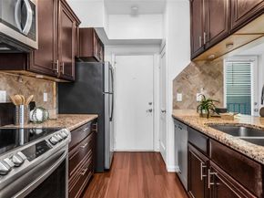 3105  San Jacinto Street  212, Dallas Texas 75204