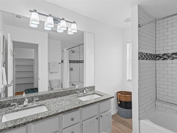 252  Jefferson Parkway , Fort Worth Texas 76107