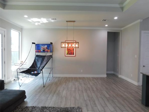 3722  Bickers Street , Dallas Texas 75212