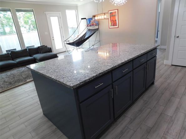 3722  Bickers Street , Dallas Texas 75212